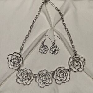 Boho Flower Rose Necklace and Earrings Set Silver-Tone NEW